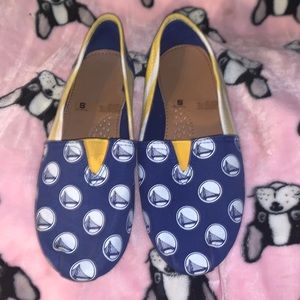 Warriors Shoes Flats Size Small NBA